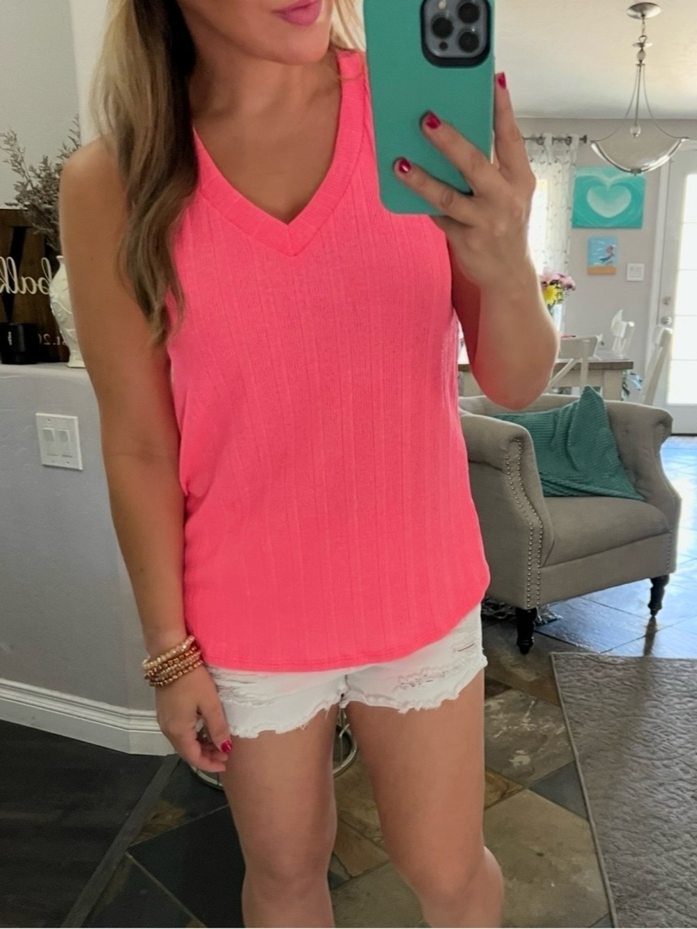 🆕 Neon Pink V-Neck Sleeveless Knit Top - Picture 3 of 3